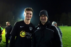 Torschütze-Matthias-Rauscher-mit-SG-Trainer-Michael-Ostermaier